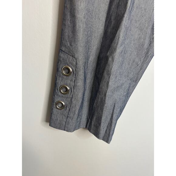 Dress Barn Size 4P Striped Capris - Picture 2 of 6